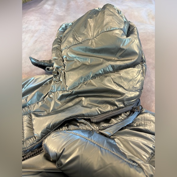 Men's Metallic Gray Puffer Jacket - Picture 9 of 13
